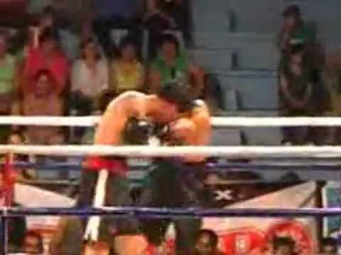 Walter "El Camello" Acuña vs. Bernardino "El Terrible" González