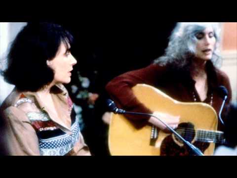 Emmylou Harris & Mary Black - Only A Woman's Heart
