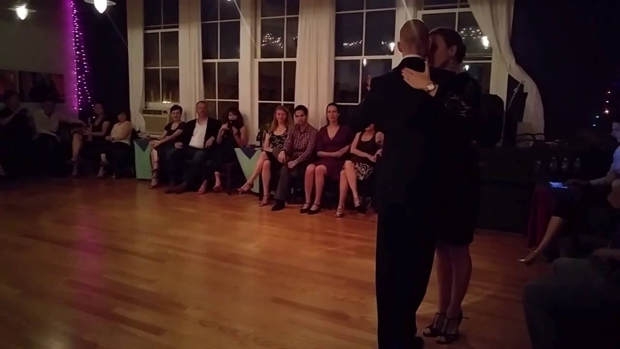 Liz & Yannick Vanhove performing at Cielito Lindo in Houston - Nov 4th 2016