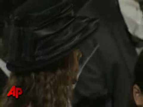 Michael Jackson funeral hoax. Old man seen again? Evidence in video