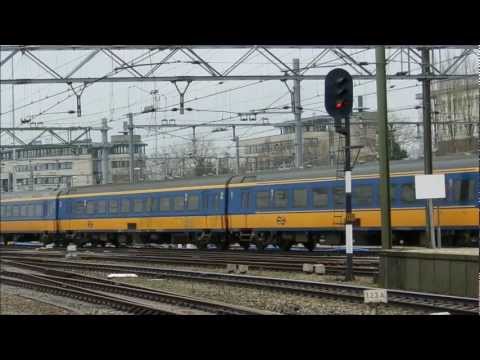 Treinen op Station Zwolle - 3 Januari 2013