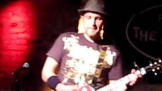 Dan Ferrari - Free Falling