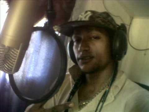 Kenny G Ft G Wenchi Hustle Den e Street 2012