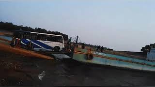 preview picture of video 'SGMT CO.LTD bus entering SIGANDHUR barge Near SAGARA.'