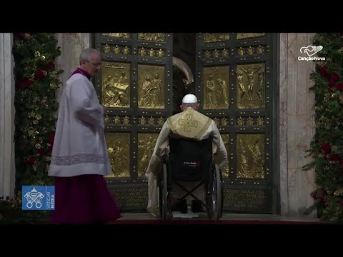 Pope Francis opens the Holy Door and begins the Jubilee 2025
