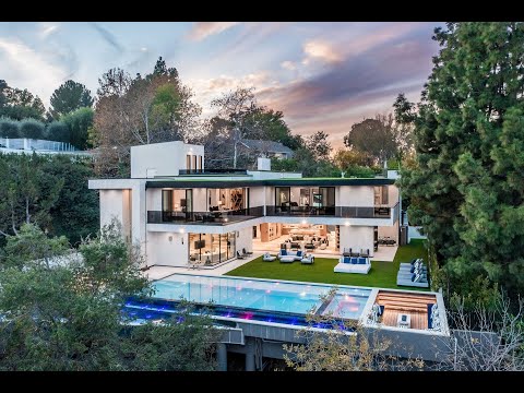 4021 Royal Oaks Place | Encino, CA - The Agency