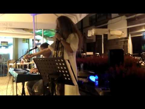 Laura Vargas & Clayton Carneiro - O Tempo Não Para