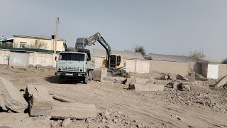 Download lagu Fuqaroning oʻzi yoqligida uyi noqonuniy buzib tashlandimi? mp3