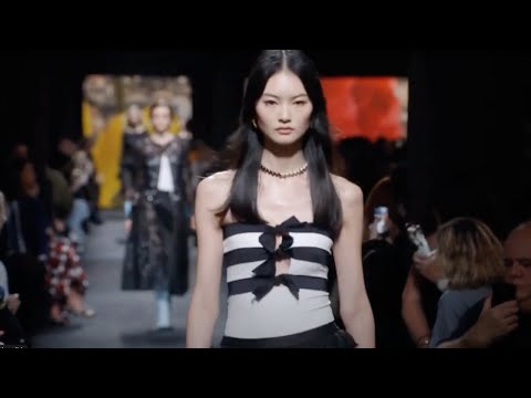 FASHION SHOW (CHANEL READY-TO-WEAR COLLECTION SPRING/SUMMER 2024)