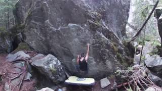 Video thumbnail of Warm up, 5c. Magic Wood