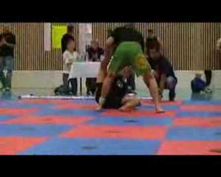 Submission wrestling at Ghettofights 2