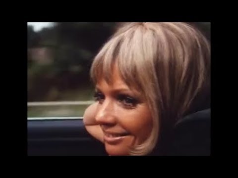 Mercedes-Benz Road Girl "Star Ecstasy" Music Video