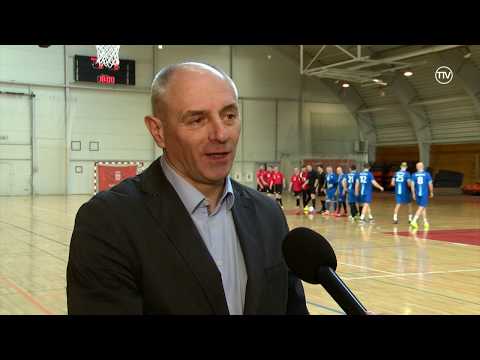 Talsos notika Latvijas veterānu sacensības telpu futbolā