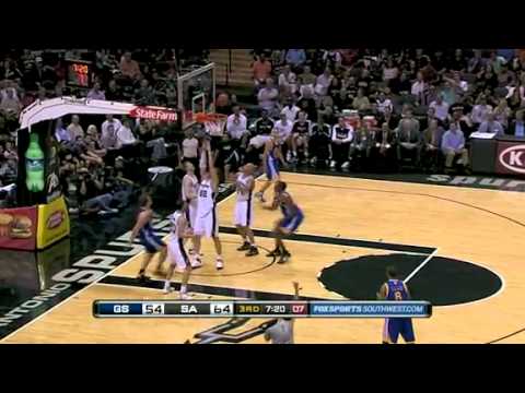 David Lee gets rejected by Richard Jefferson but gets the foul