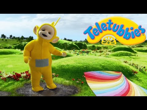 Muddy Foot Prints In Winter With The Teletubbies Muddy Footprints | Toddler Learning | Learn with Te