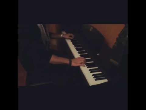 اجرای زنده ی امیر کریمی "سقف سحر" پارت دوم