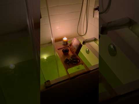 *SATISFYING* CHRISTMAS BATH! #christmas #bathtub #bathroom #selfcare #bathbomb #trufru #winter