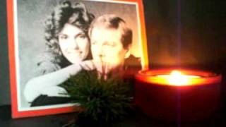 "The Christmas Song (Chestnuts Roasting On An Open Fire):" a CARPENTERS sing along!