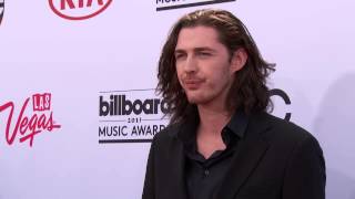 Hozier Red Carpet Fashion - BBMA 2015