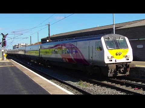 Irish Rail Enterprise Train + 201 Class Loco 207 - Connolly Station, Dublin