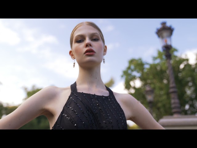 فستان سهرة مطرز بالخرز