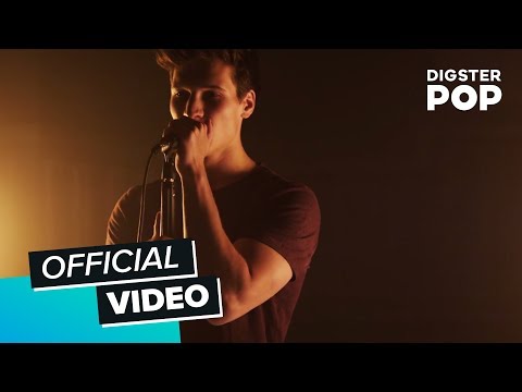 Video thumbnail for Nur ein Herzschlag entfernt (Akustik Version)