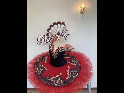 Stage costume P 1333 - video 2