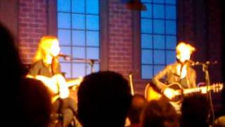 Shelby Lynne &amp; Allison Moorer - Blue Christmas