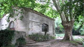 preview picture of video 'Uzès: Une belle journée sous la pluie'