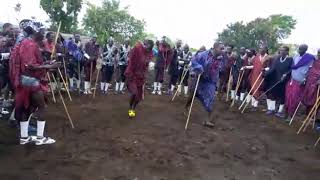 Masai morani wakinukisha shoo ya nguvu mbaka wakapandisha mori Masai morani wakinukisha shoo ya nguvu mbaka wakapandisha mori