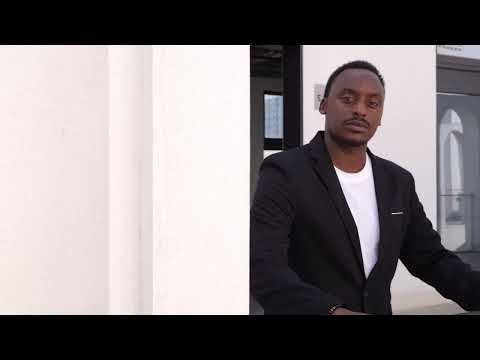 Urban Casual Style | Black Blazer + White T-Shirt, Simple Yet Sophisticated!