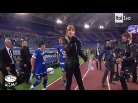 Lite Totti vs Maradona per la fascia di Capitano (Partita per la Pace 2016, Stadio Olimpico di Roma)