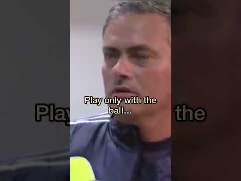 Mourinho and Mario Balotelli 😂