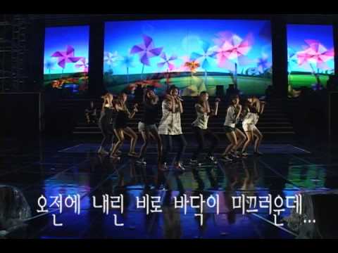 Apink slipped on the stage for United Cube Concert