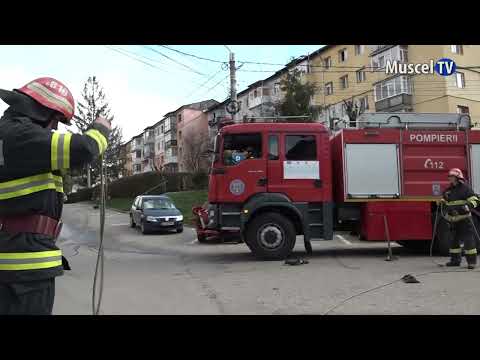 Jurnal MUSCEL TV 29.03.2023 Tablă smulsă de vânt de pe bloc