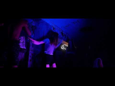 Ângela Polícia - Mendigo (ft. Beiro) (Videoclip Oficial)