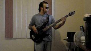 Gualbert Menéndez - Steve Hackett Funny Feeling Bass Cover