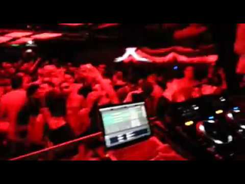 Dmitry Molosh playing "Echomen - Perpetual (Guy J remix)" at Bahrein BA 27.08.2016