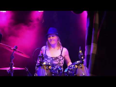 Hobo at the Railroadstation   Blue Eyes / Band Stand Meeting