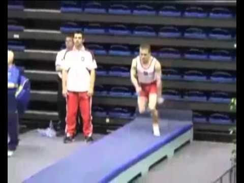 Verrückter Pole macht Leichtathletik (Flick Flack, Salto, Schraube, ...) Fake?!