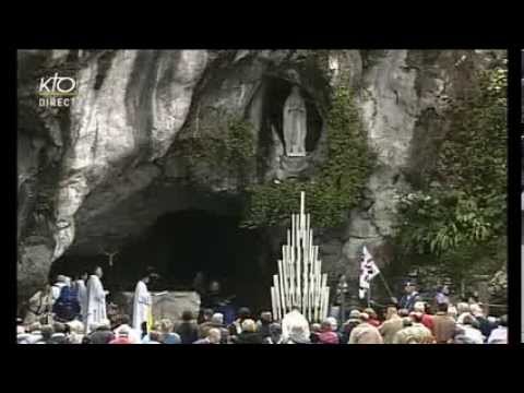 Chapelet à Lourdes