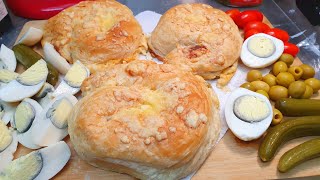 בקלי קלות- שבלולי בורקס גבינות וזיתים (ליהי קרויץ - מטבח בקלי קלות) - התמונה מוצגת ישירות מתוך אתר האינטרנט יוטיוב. זכויות היוצרים בתמונה שייכות ליוצרה. קישור קרדיט למקור התוכן נמצא בתוך דף הסרטון