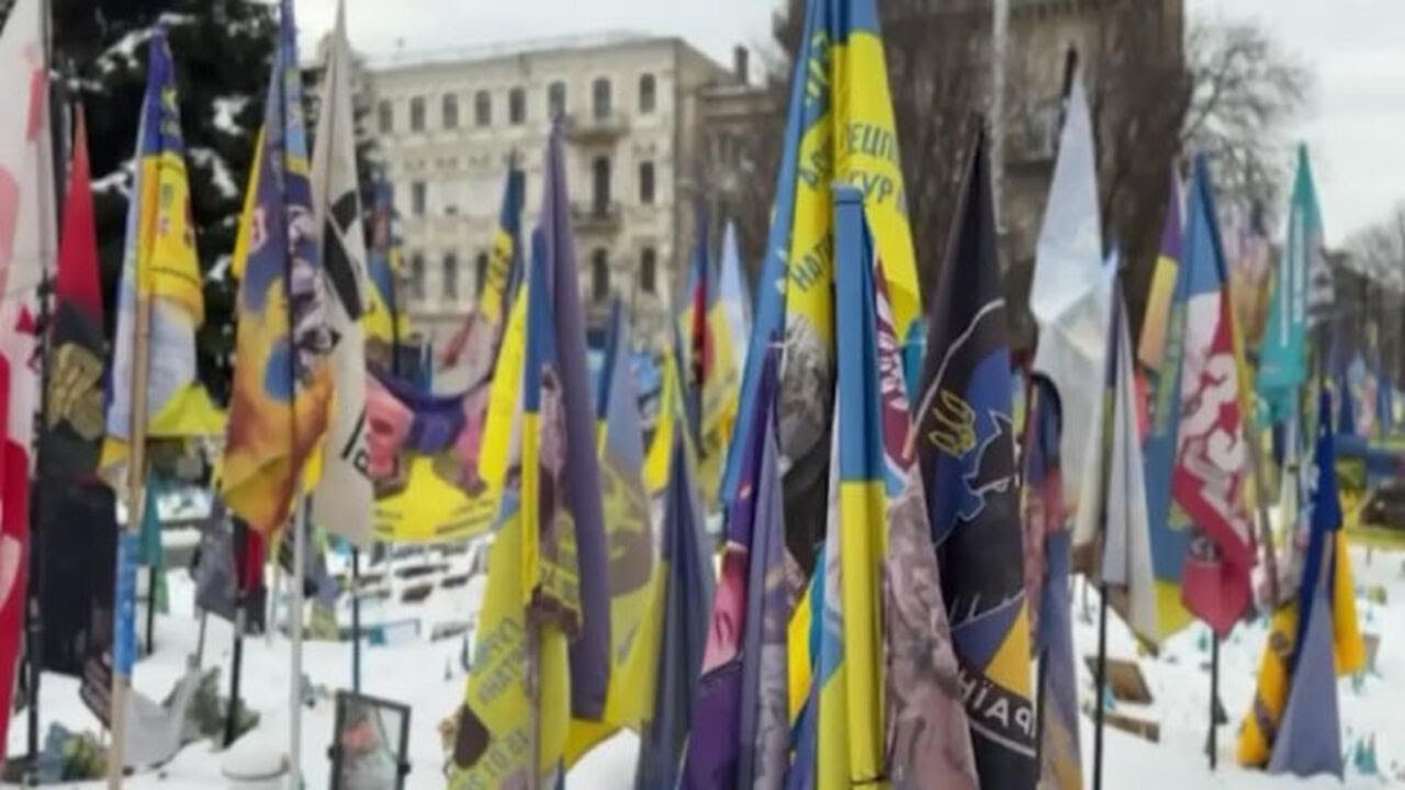 Il sacrario delle vittime della guerra in Ucraina a Kiev