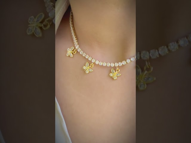 Vídeo relacionado con INFINIONLY Collares Colgantes de Acero Inoxidable para Mujer Hombre Colgante Cámara Creativo Collar de Entusiastas de la Fotografía Joyería Cámara Vintage