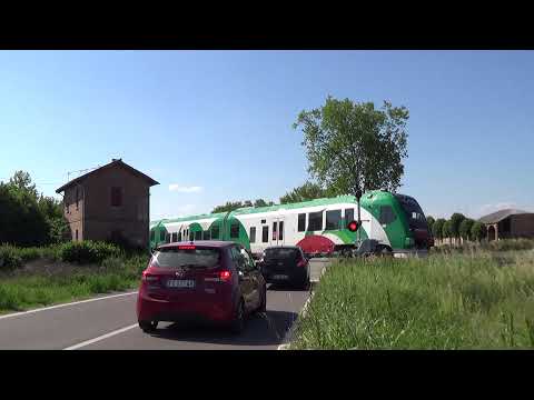Passaggio a livello di via Ferrara - Borgo Correggi (FE) / Level Crossing / Bahnübergang / 道口 / 踏切