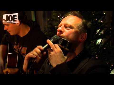 Yannick Bovy en Raf Van Brussel - Feliz Navidad (live bij JOE)