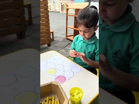 Squish. Mix. Discover. Reception Students Explore Colour