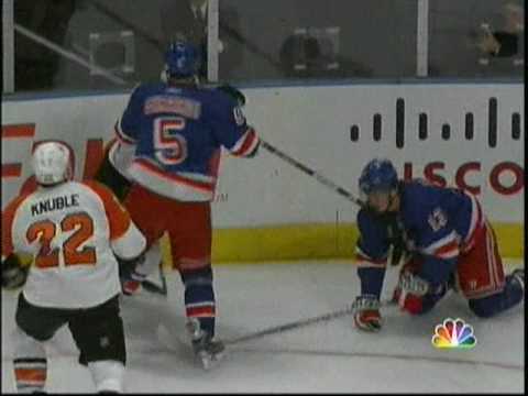 Mike Richards nails Nikolai Zherdev