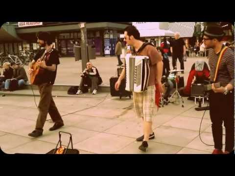 Spanish Caravan - Barabonzibonzibo - Busking in Berlin 60's