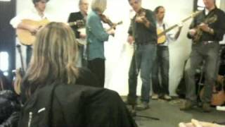Tallahassee (by Bill Monroe) - Red Wine with Laurie Lewis and Tom Rozum